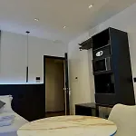 Roomscarlofelicestation 4* Torino