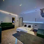 Roomscarlofelicestation 4*