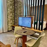 Roomscarlofelicestation Hotel apartamentowy 4*