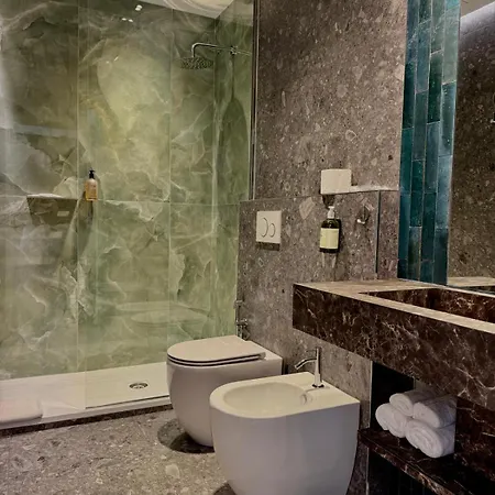 Roomscarlofelicestation Lägenhetshotell
