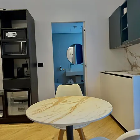 Aparthotel Roomscarlofelicestation Torino