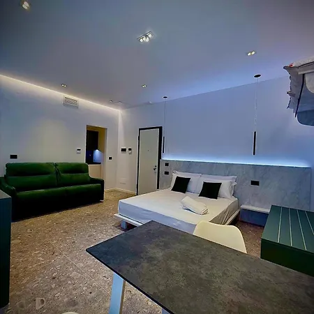 Roomscarlofelicestation 4*