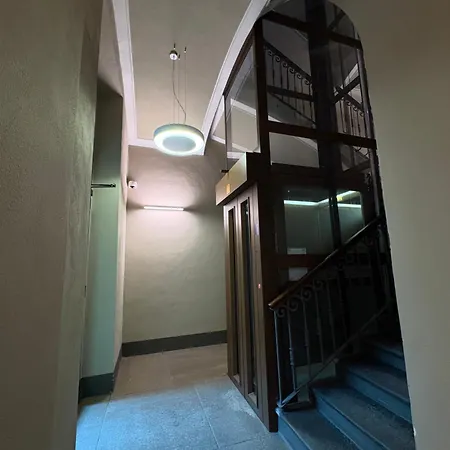 Roomscarlofelicestation Aparthotel