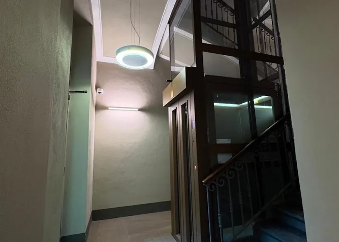 Roomscarlofelicestation Апарт-отель