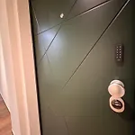 Roomscarlofelicestation Aparthotel