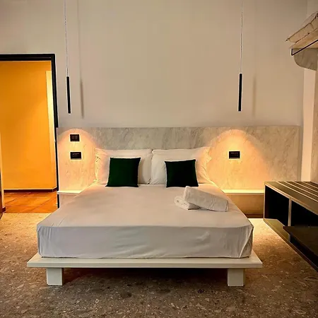 아파트호텔 Roomscarlofelicestation 토리노