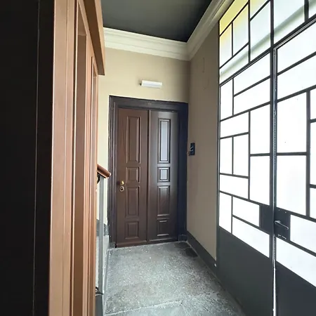 Roomscarlofelicestation 아파트호텔 4*