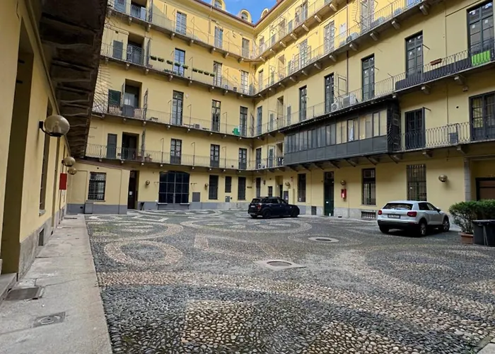 Roomscarlofelicestation Torino