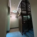 Roomscarlofelicestation Apart-hotel